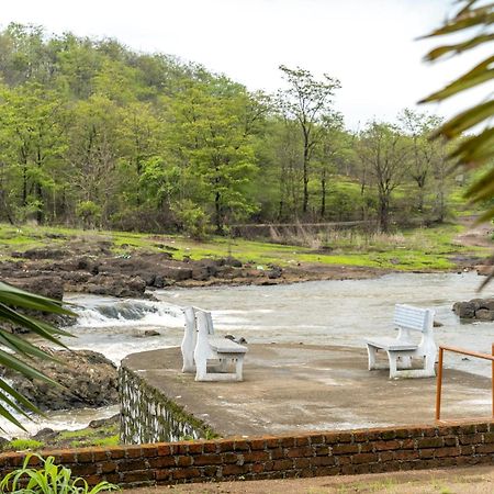 Saffronstays Siesta By The River Murbād 외부 사진